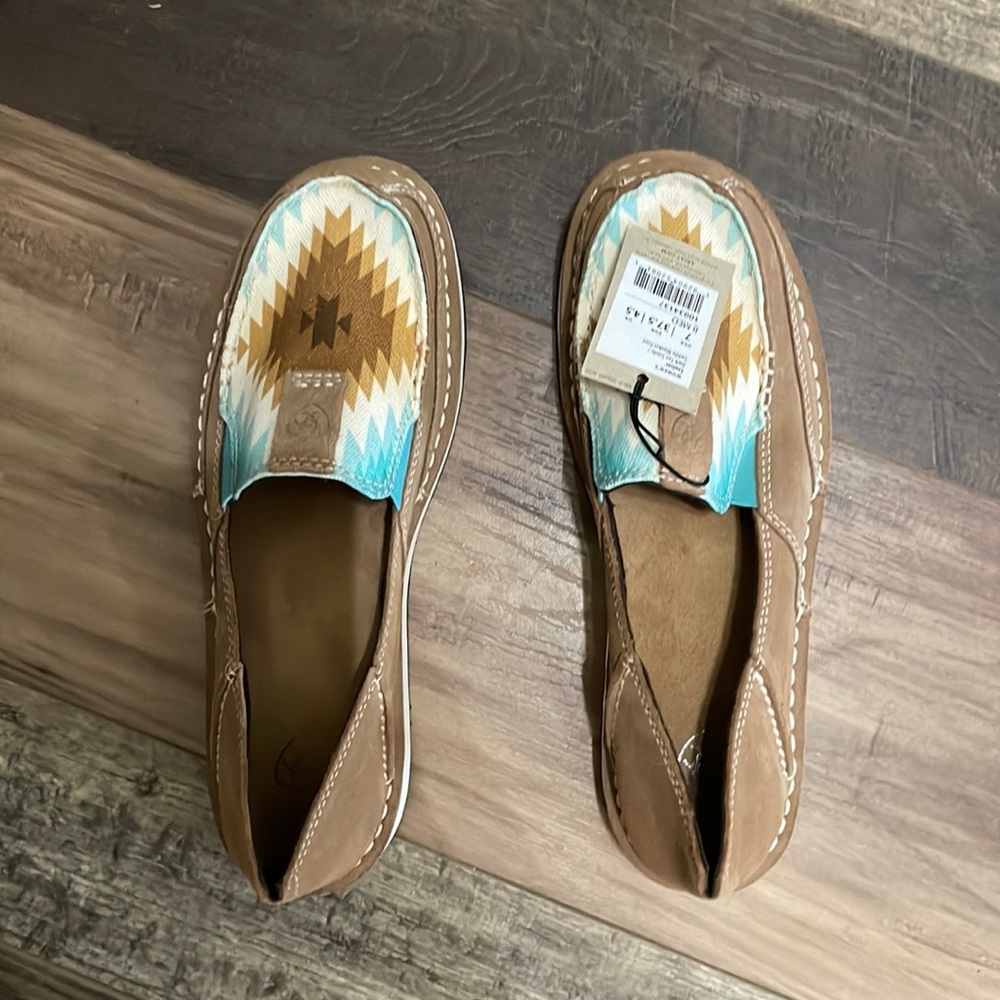 Ariat Cruisers NWT Size 7